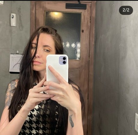 Ashley Lunt pretty star images