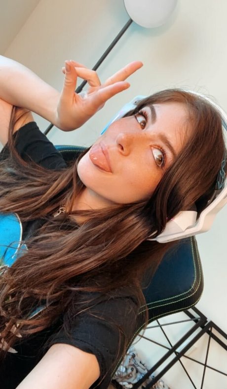 Chrissy Costanza star free pic