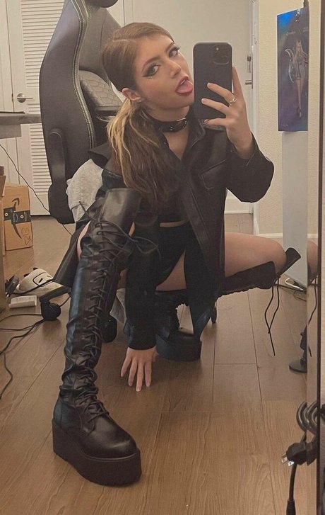 emo girls onlyfans nude photo