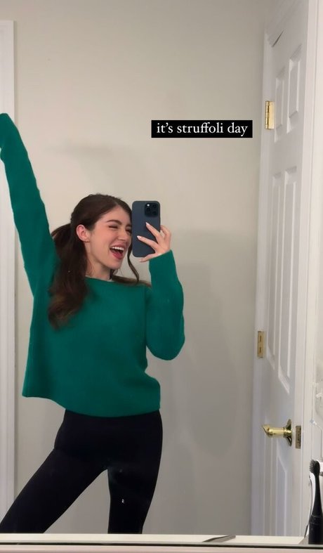 Chrissy Costanza model naked pic