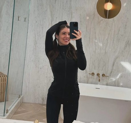 Chrissy Costanza sex actress photos