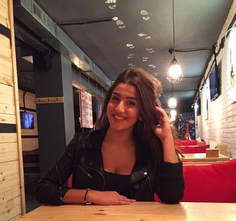 Valeriia Simavonian top star img