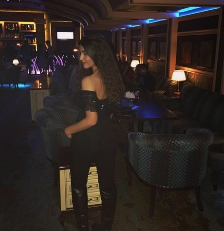 Valeriia Simavonian best model pic