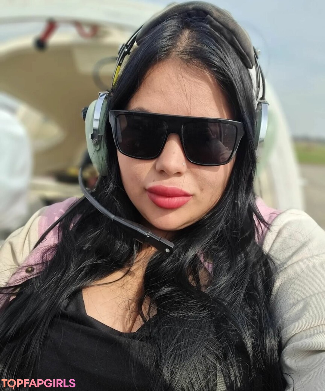 Naty Mari model perfect pic