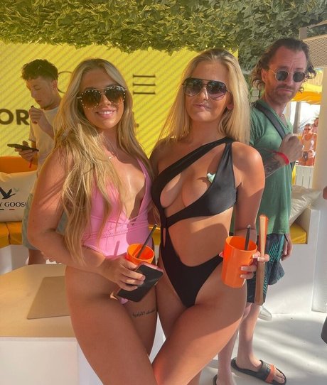 Chloe Burns model pornographic pic