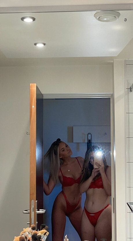 Chloe Burns nude pornstar gallery