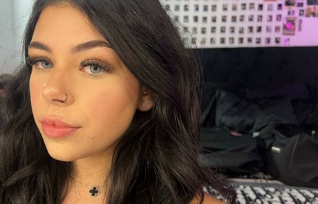 babyliv18 sexy model pics