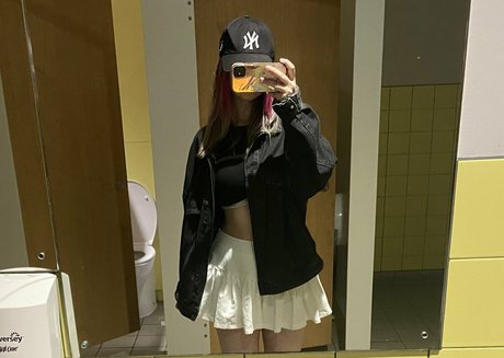 Allykitti erotic pornstar img