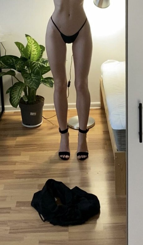 YouRina erotic actress images