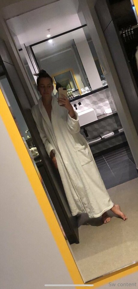 Sammy Walsh model photos