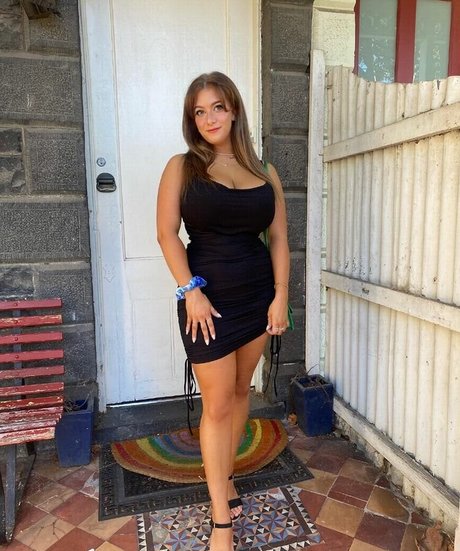 Becca M profile image