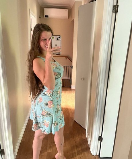 thenaughtykim erotic actress picture