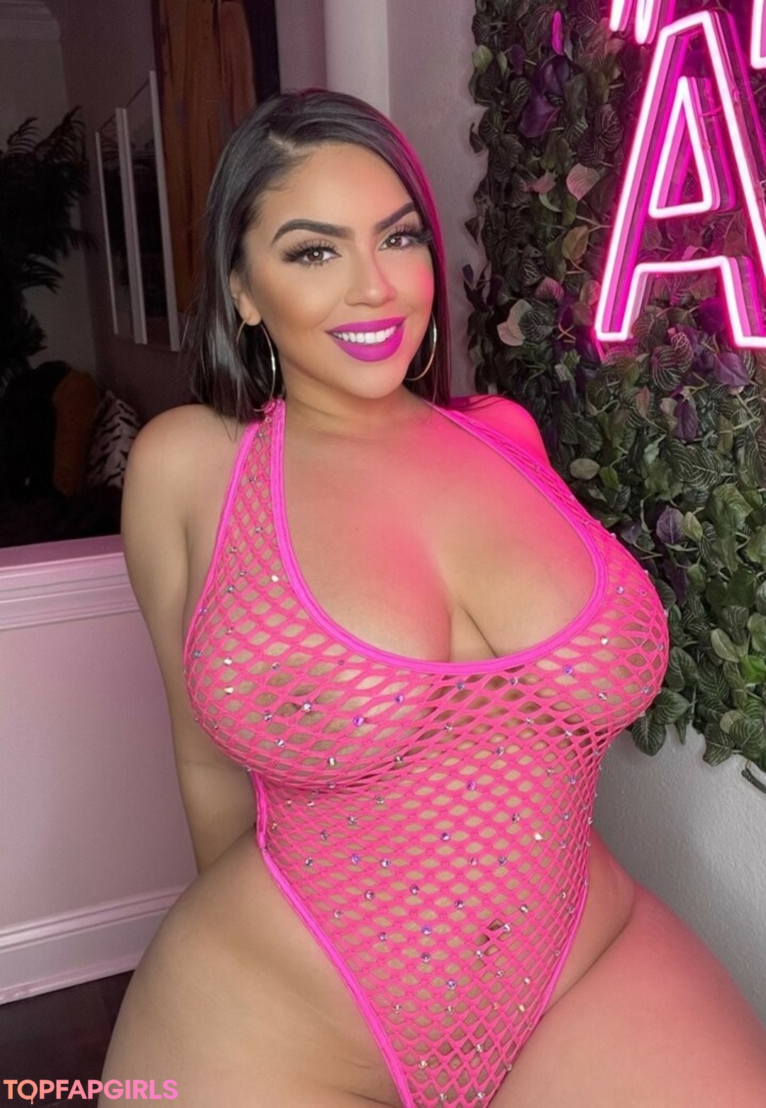 waifu onlyfans best pictures