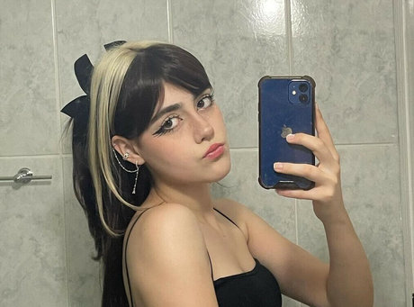 aangelarrochista hot pornstar image