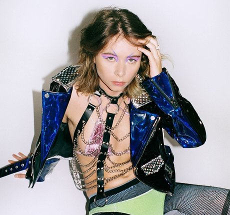 Cumgirl8 model pretty img