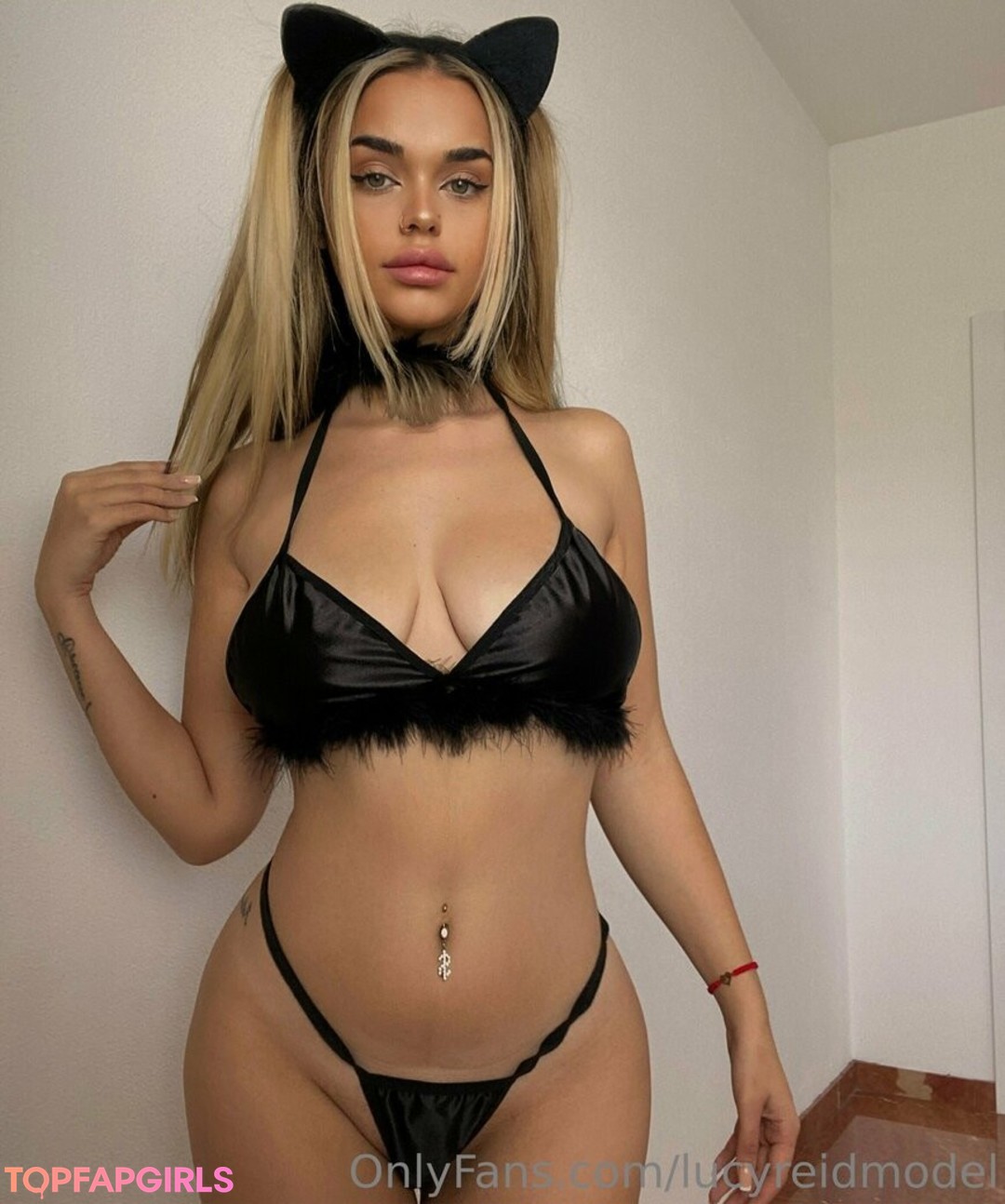 fantasylucy star nude galleries