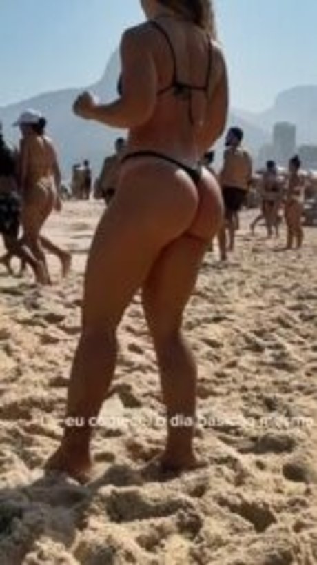 Julia Giannella naked model gallery