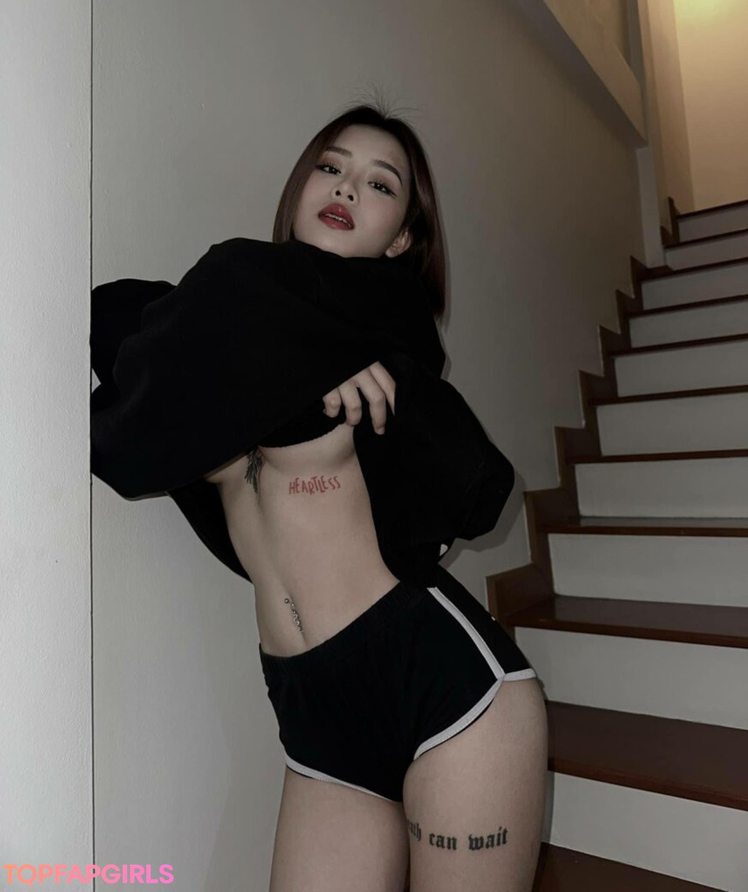 shemale handjob onlyfans free naked pic