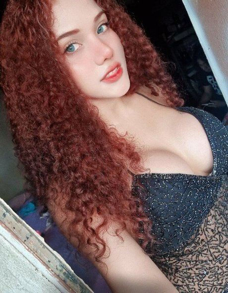 Angelina Pinela hot actress pics