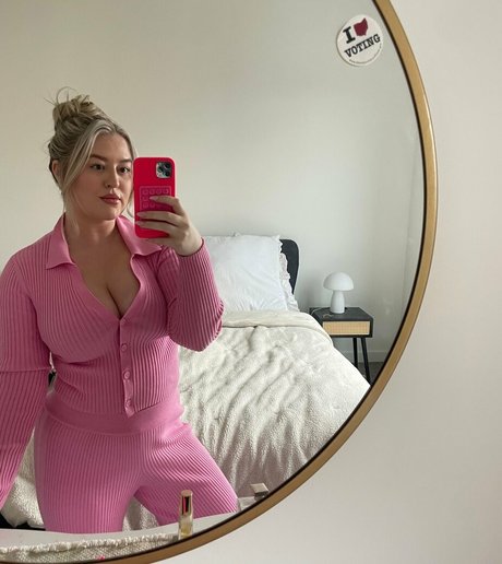 Gabb Goudy sexy star pictures