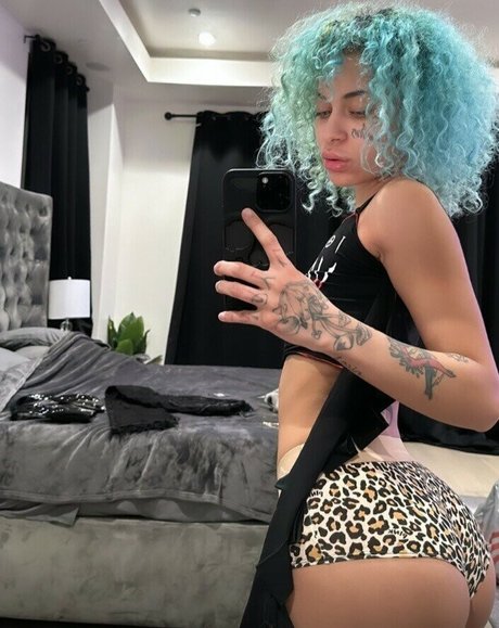 Ayleks pornographic model images