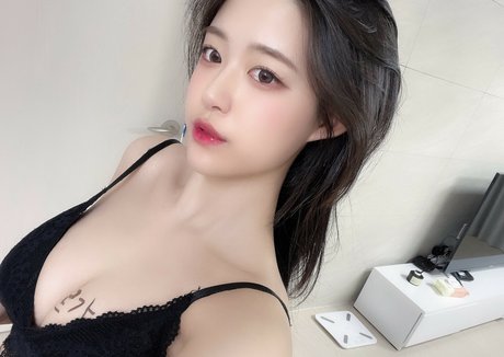 goinmul nudes model pictures