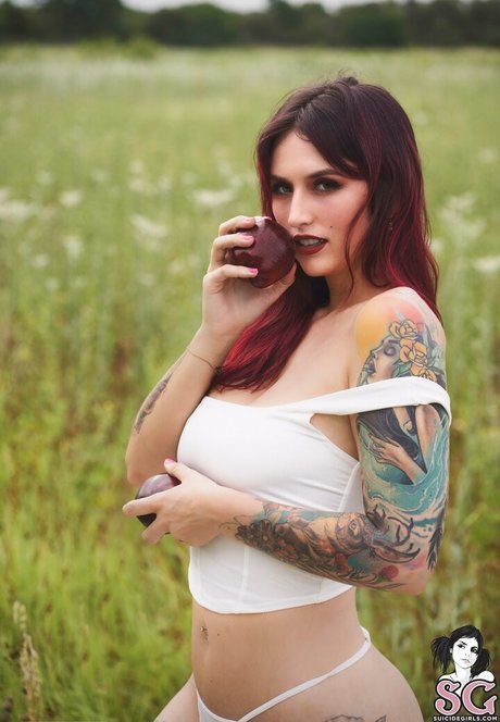 Lovemeferal star nude galleries