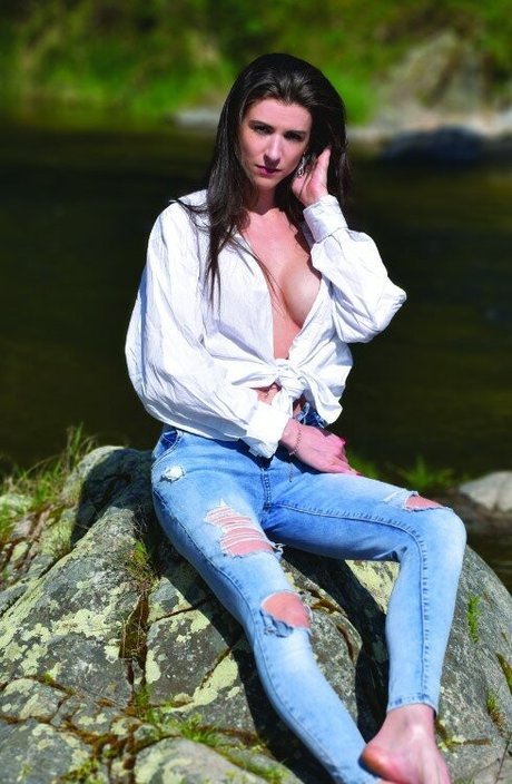 elodypix naked actress photos