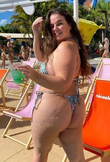 Tiffany Hutchinson naked actress pictures