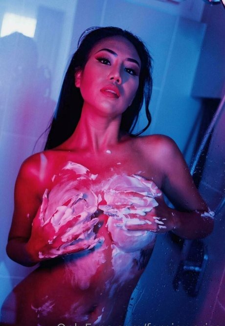 Fernie Warisa naked star images