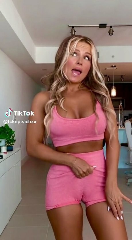 Fcknpeach model beautiful picture