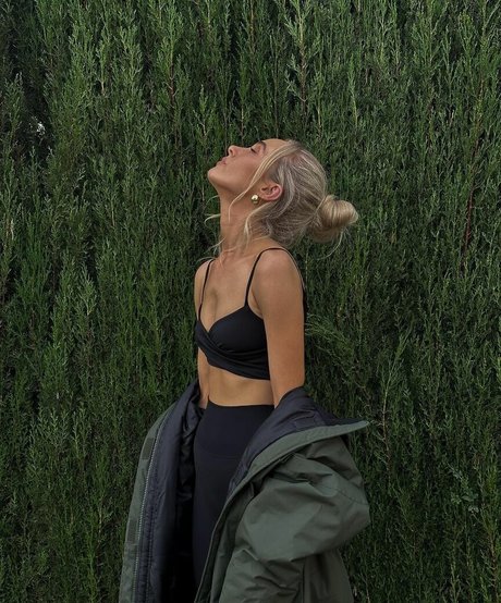 Nicola Hughes star photos