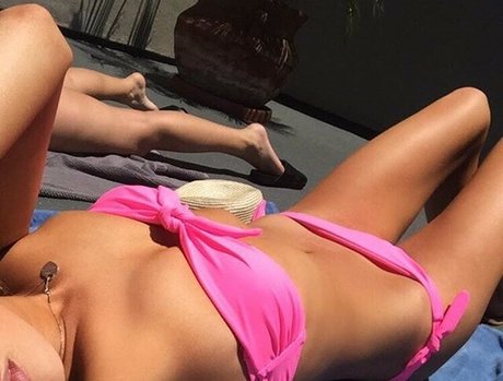 Nicola Hughes free pornstar img