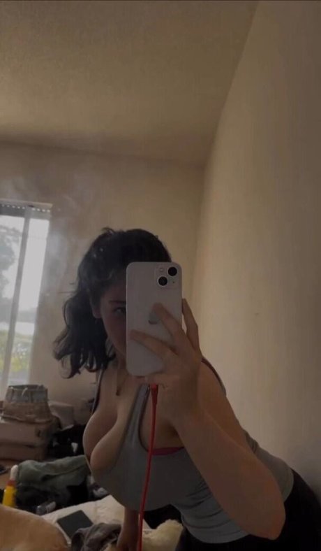 BustyMor N xxx model pics