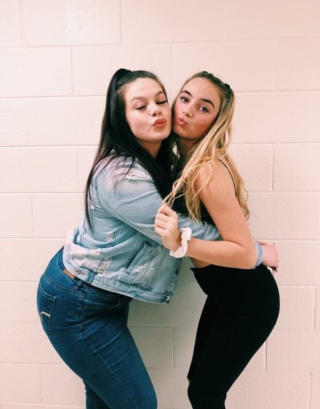 lesbian sex onlyfans art porn picture