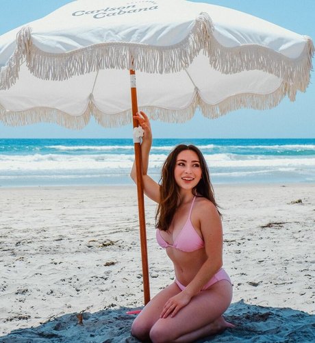 Ava Cantrell star erotic image