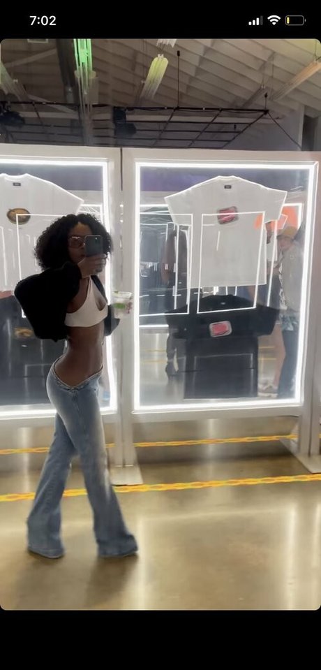 DivyaAdu hd pornstar photo