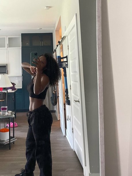 DivyaAdu hot star galleries