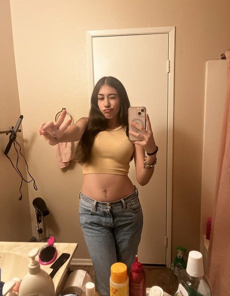 Alldaypariss star nude picture