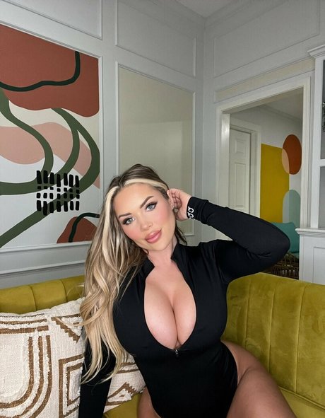 Maddy Mayes nude model pictures