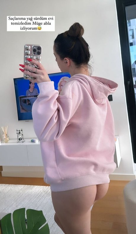 oznrgvn sexy model picture