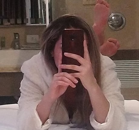 Isa pes nude star photos