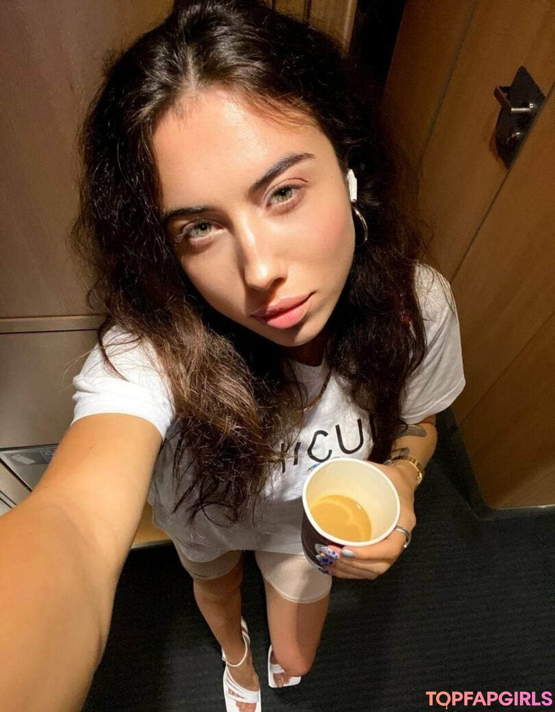 kara xaen model exclusive image