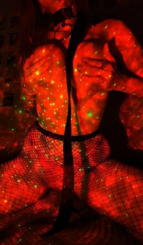 lisiyelf model naked photos