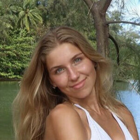 Aniela Leon high quality star pics