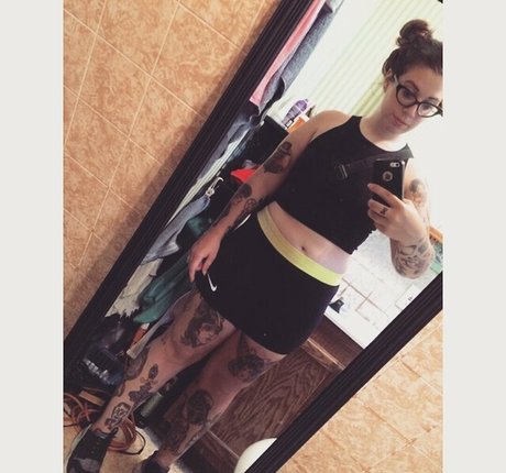 Stepstool Sarah hot pornstar image