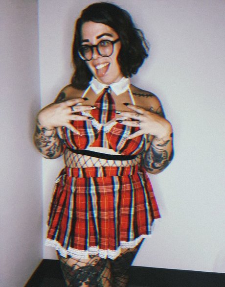 Stepstool Sarah naked star pictures