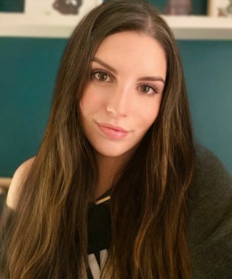 katestark beautiful model img