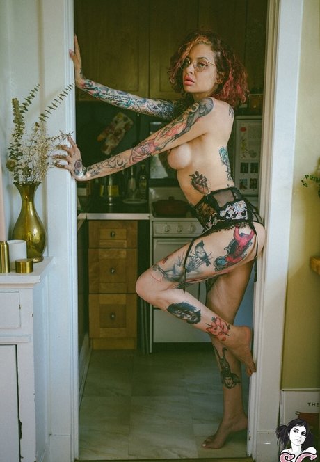 brunette petite onlyfans top pictures