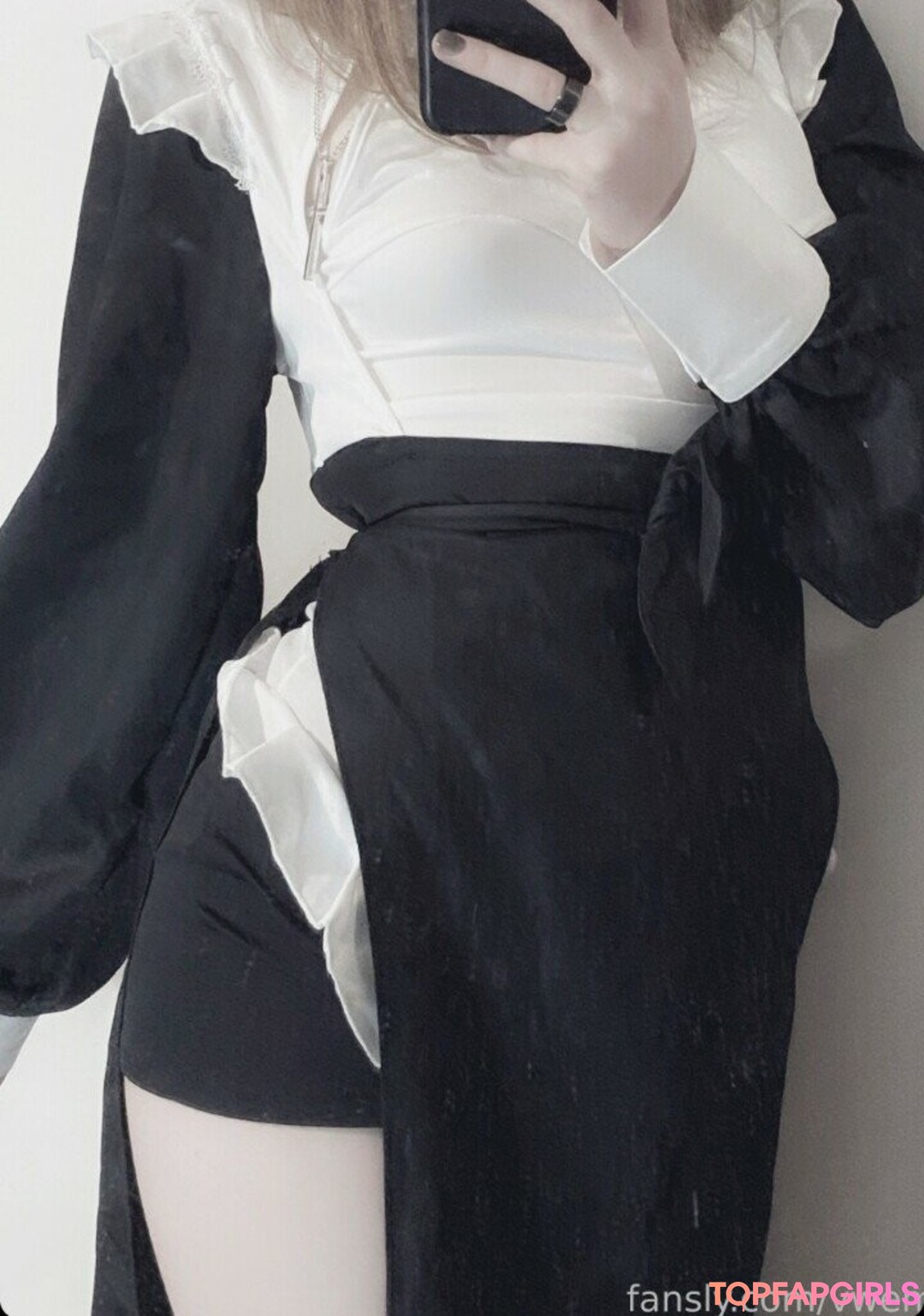 Vwemor beautiful model image